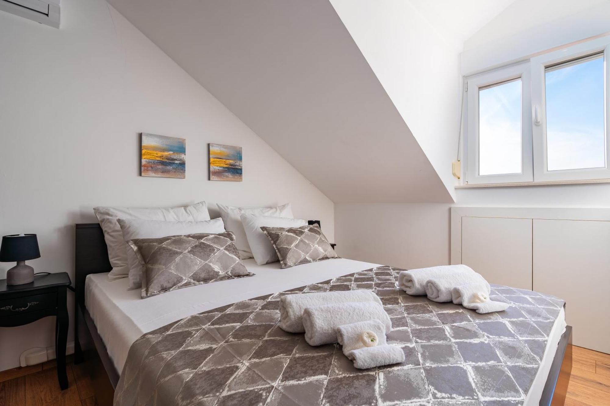 Nerica Apartment Zavalatica Kültér fotó